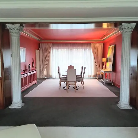 Mit Auffahrt דירה *