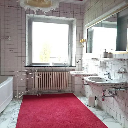 Mit Auffahrt * באד פירמונט