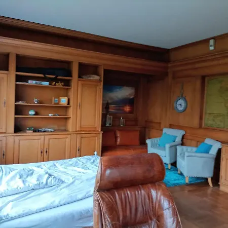 Mit Auffahrt * באד פירמונט